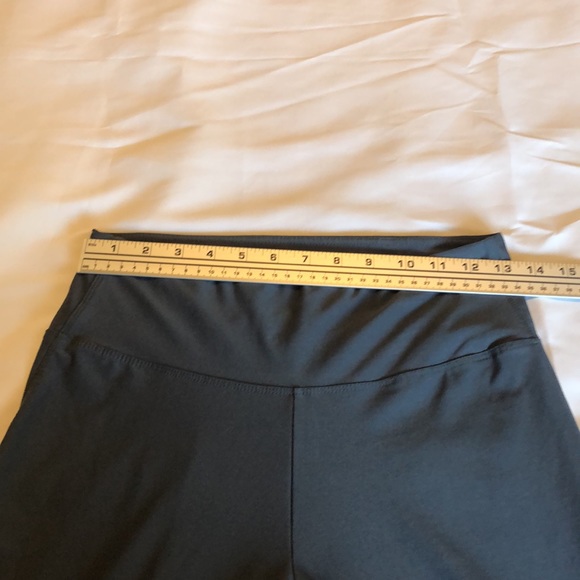 Womens size medium gray Marika ankle length legging with cutout - Picture 5 of 9